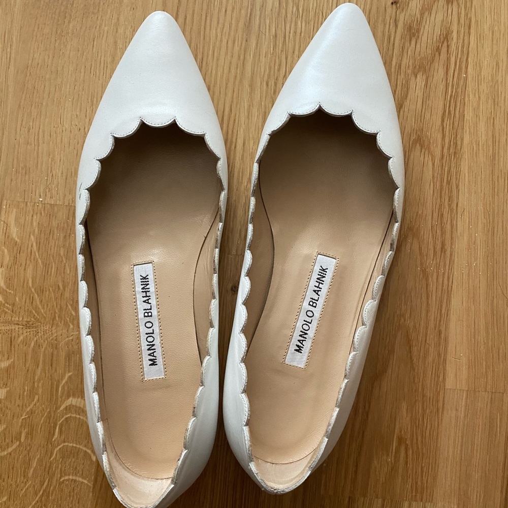 Manolo Blahnik White Scalloped Flats